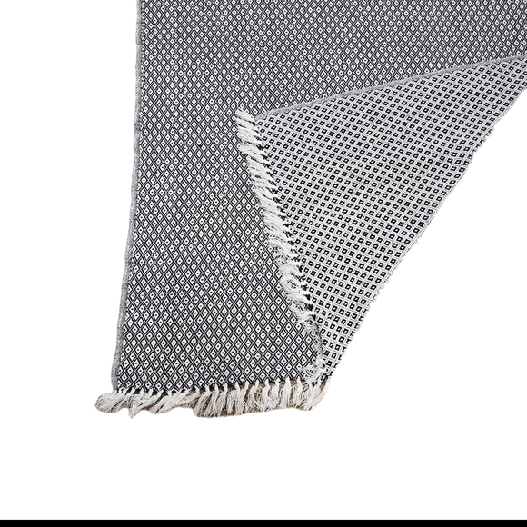 White and Black Geometric Southwest Fringed Bohemian Wrap Scarf  54 in x 44 in - Picture 9 of 12